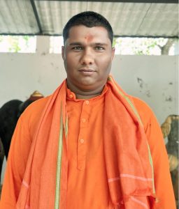 समाजसेवी विरेन्द्र यादवले गरिब र विपन्नका लागि सुरु गरे नि:शुल्क शववाहन सेवा सहित पाँच क्विन्टल दाउरा